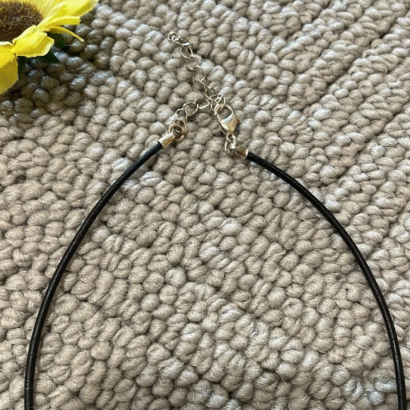 TWO NECKLACES - Picture 3 of 5